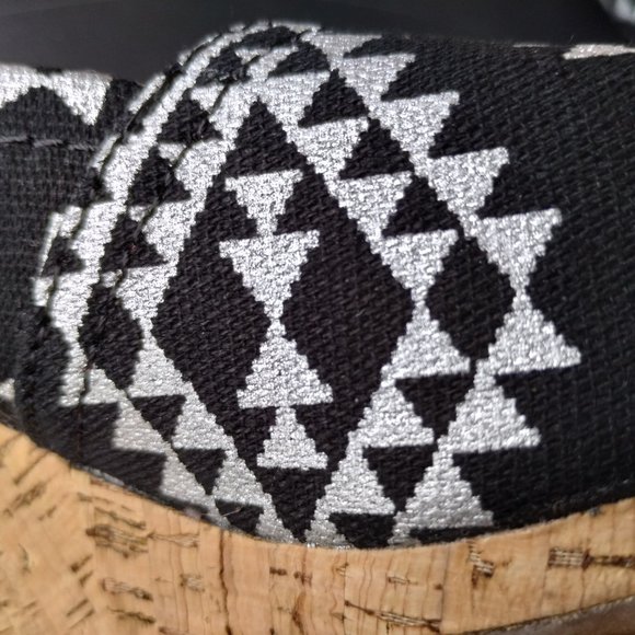 Toms Women's Stella Wedges Sandals Peep Toe Black Silver Aztec Cork Size 8 - Picture 10 of 10